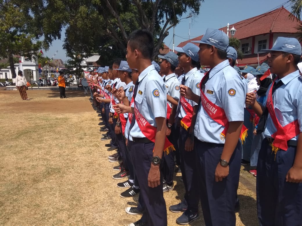 Partisipasi HUT RI ke 73, SMK Bina Utama Ikuti Aubade di Alun-Alun Kabupaten Kendal